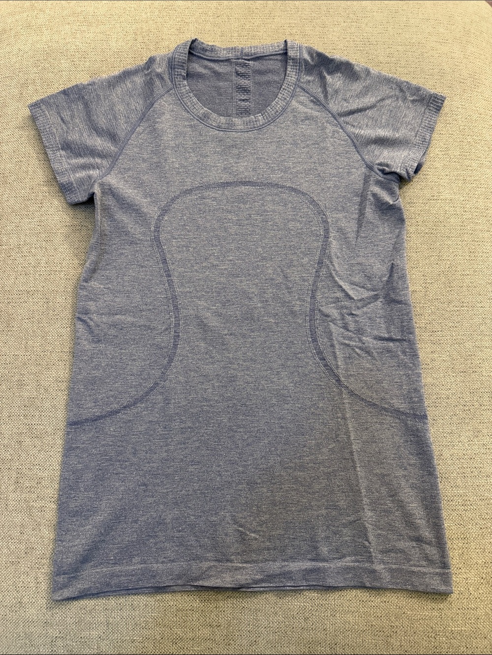 Lululemon Sparkly Women’s Heathered Blue Short-Sleeve Athletic Top